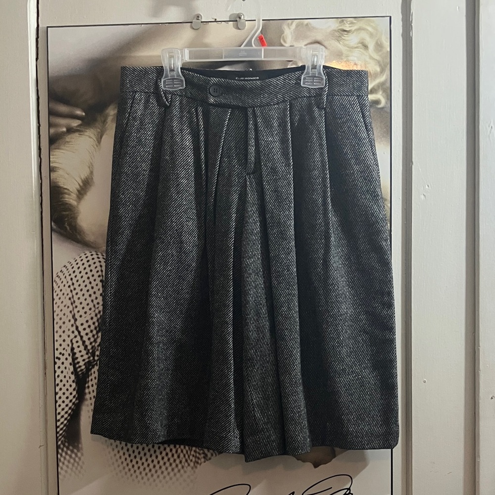 2/40$ Club Monaco Black/white diagonally striped  A-Line Wool Blend Short size 2